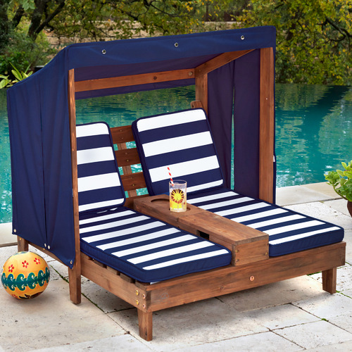 Outdoor lounger with discount shade